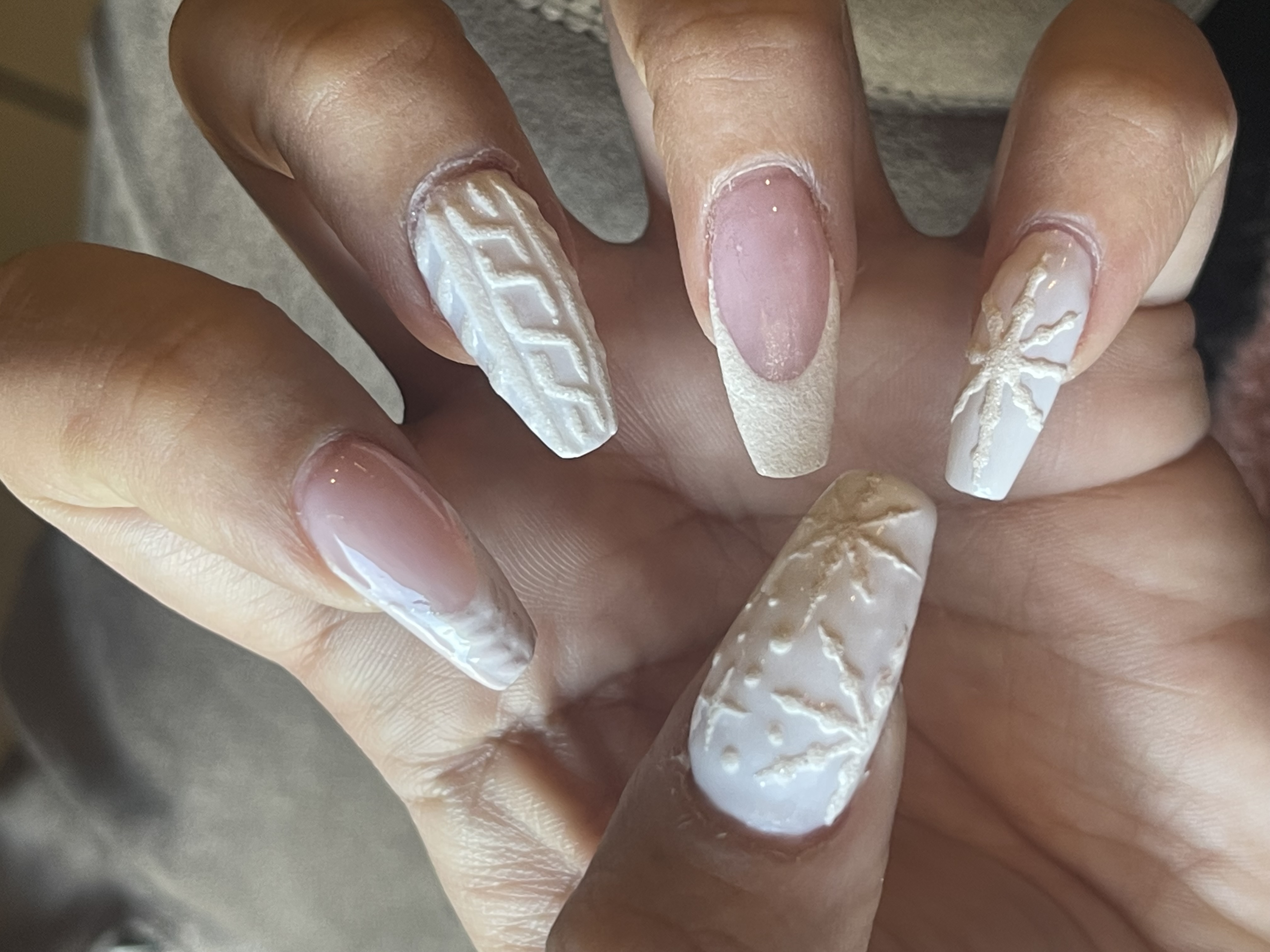 White sweater texture nail art